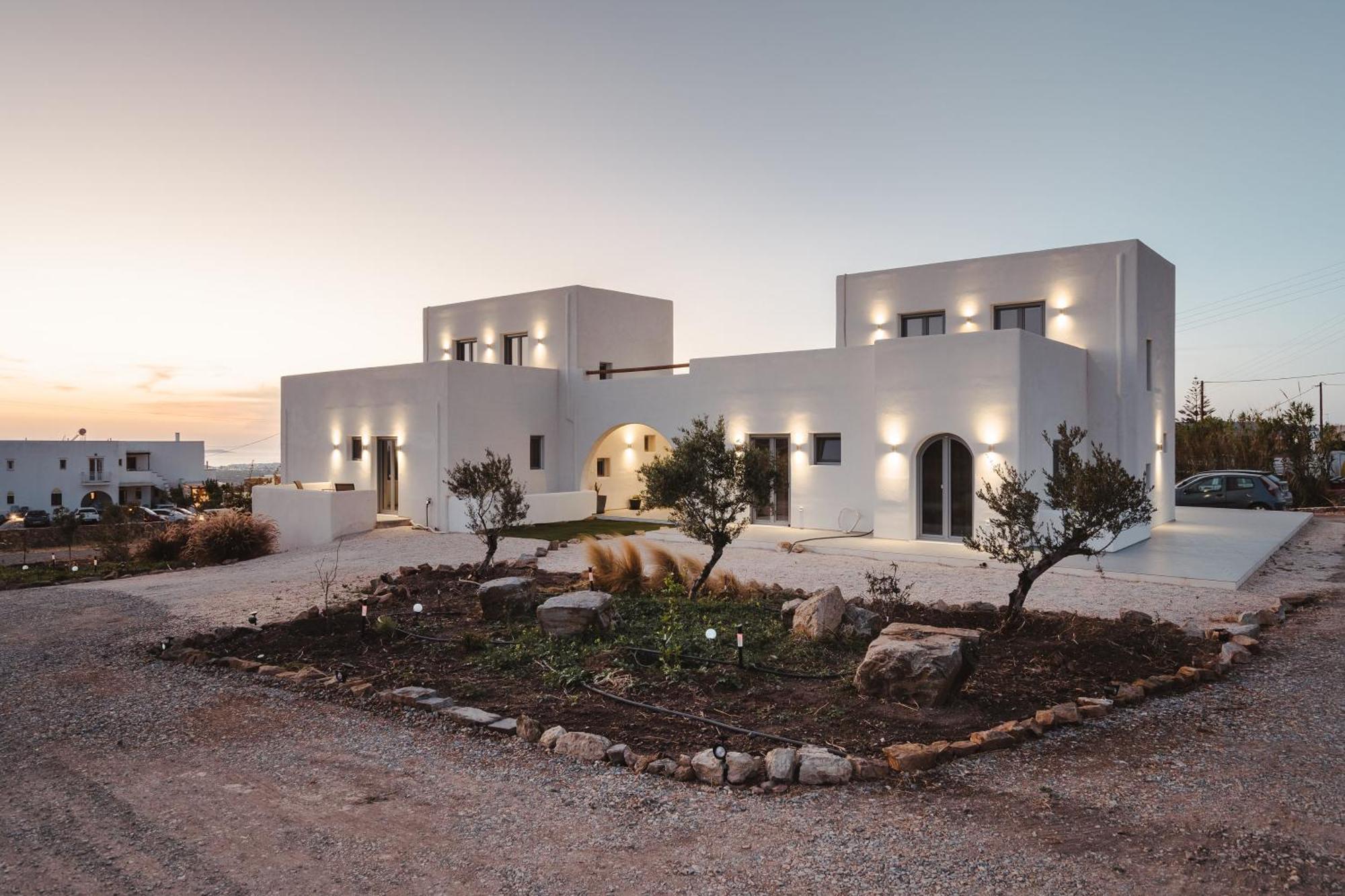 Celestial Sunset Apartment Galanado