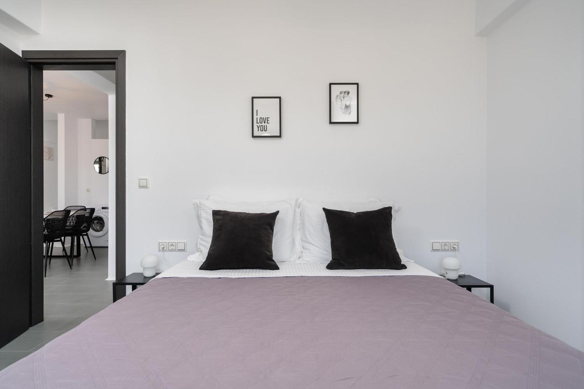 Celestial Sunset Apartment Galanado