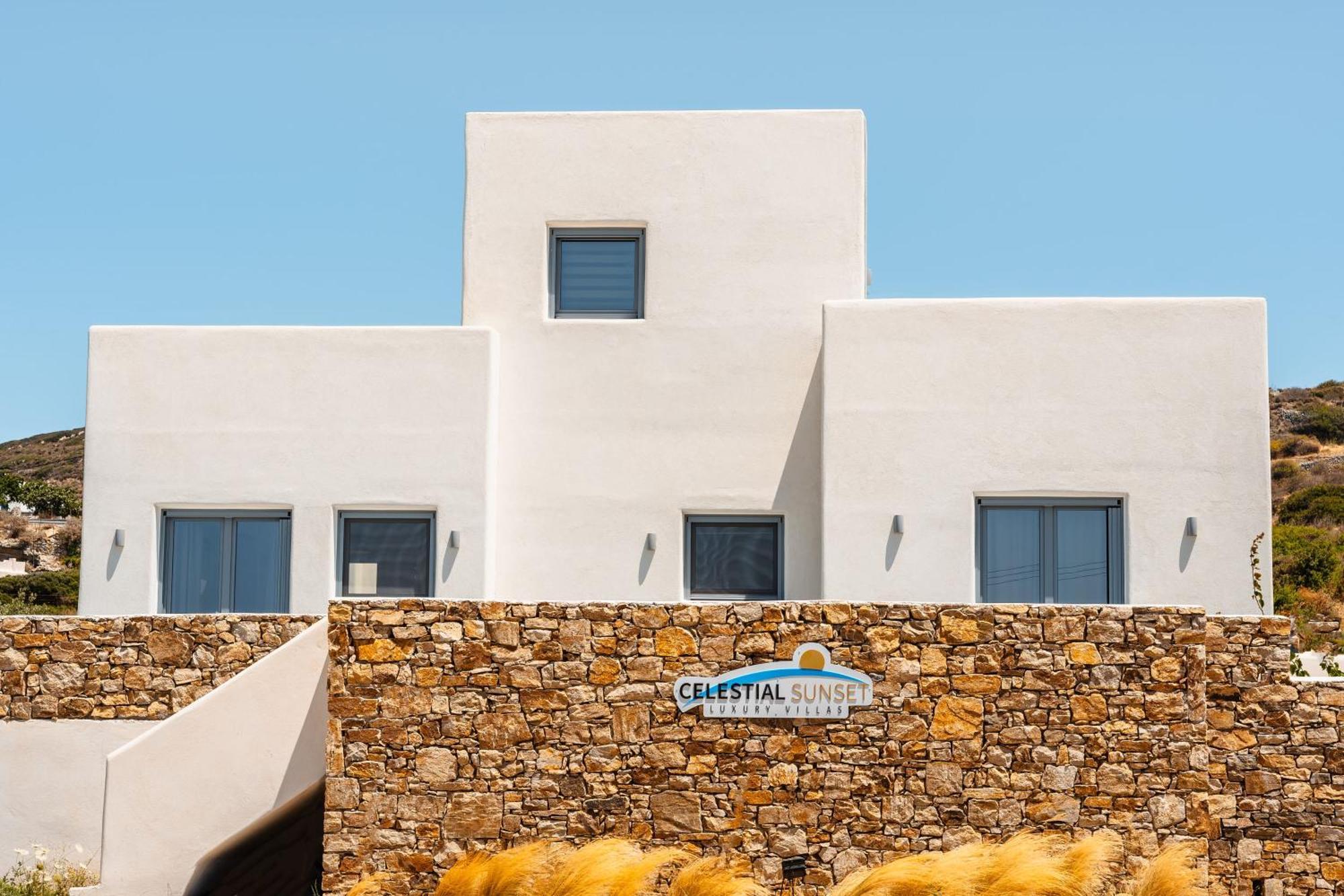 Celestial Sunset Apartment Galanado